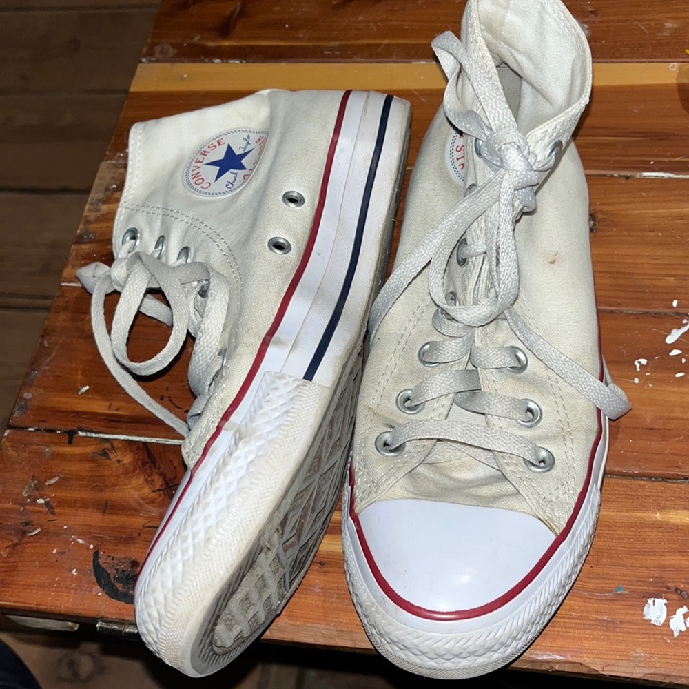 Converse SZ Men’s SZ 6 Woman’s SZ 8